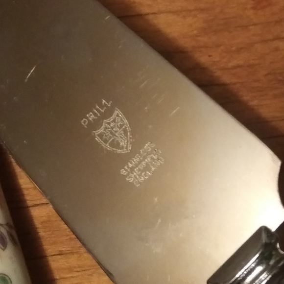 Cake Serving Knives - Picture 3 of 8